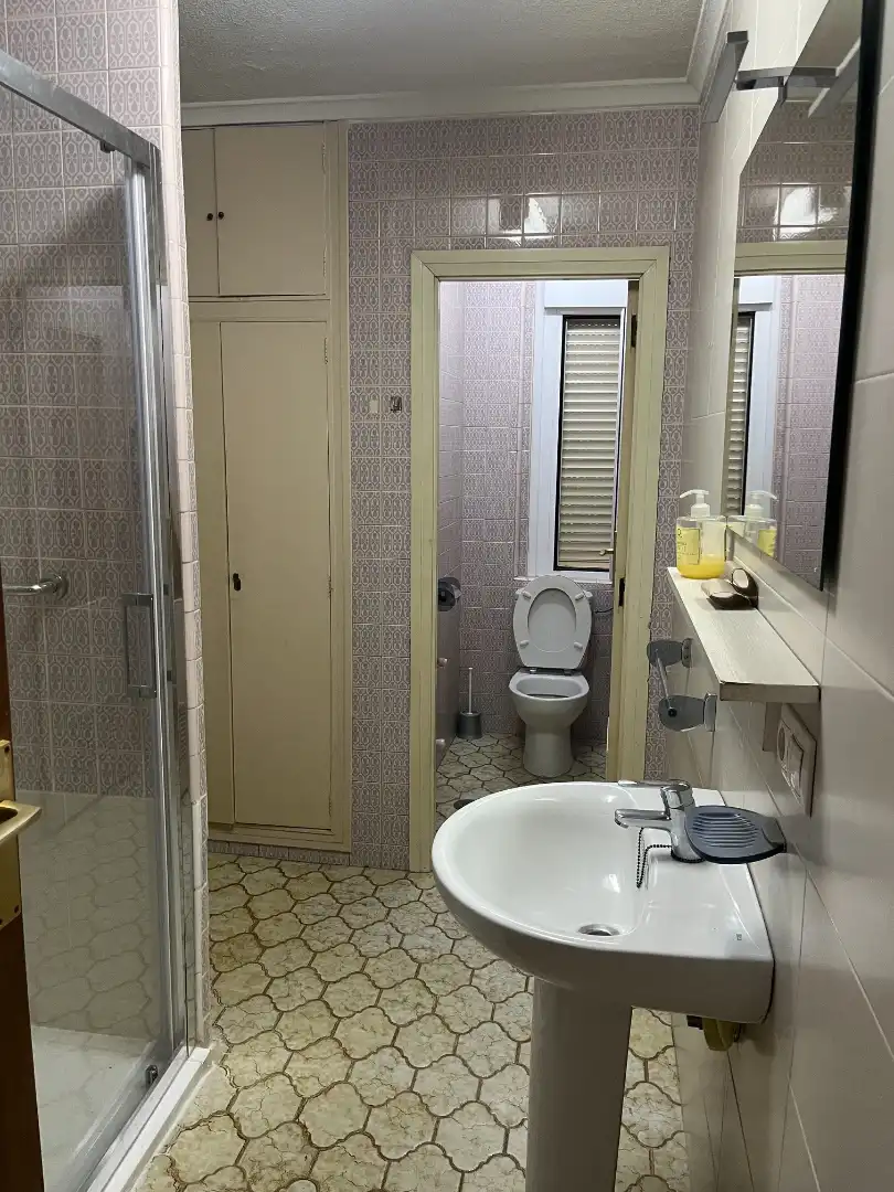 Bathroom of Flat for sale in Salamanca  with Heating, Parquet flooring and Furnished