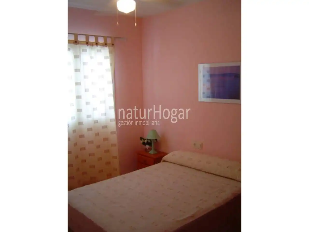 Habitación de Casa adosada en venta en Paterna con Terraza y Piscina comunitaria