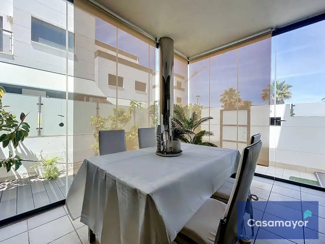 Terrassa de Casa o xalet en venda en Alicante / Alacant amb Aire condicionat, Calefacció i Jardí privat