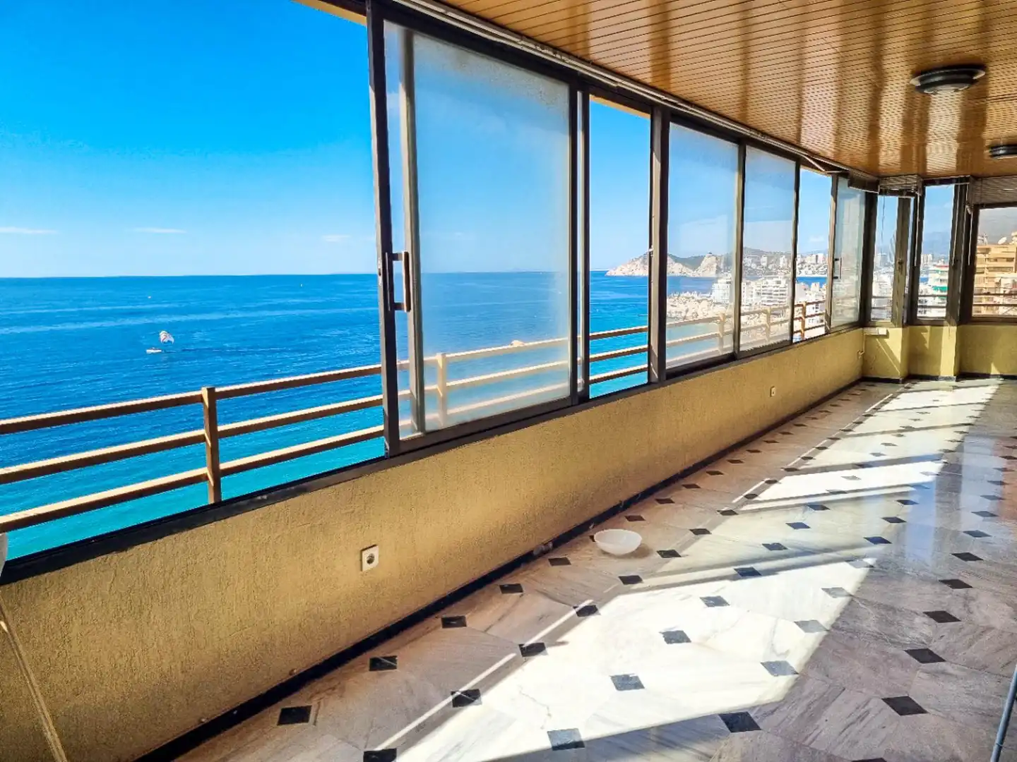 Apartment with pool for sale in Playa de Levante