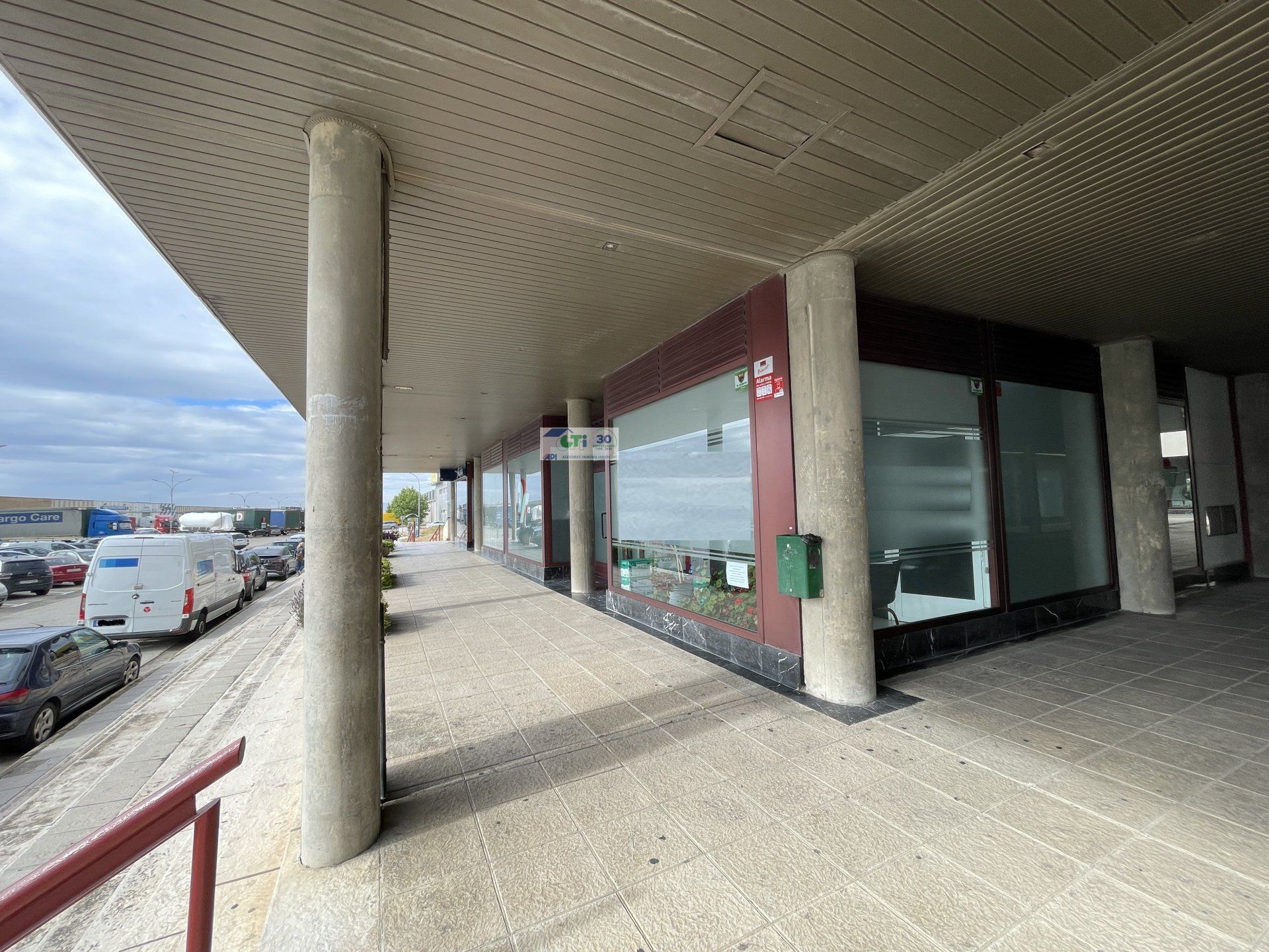 Vista exterior de Oficina de lloguer en  Zaragoza Capital