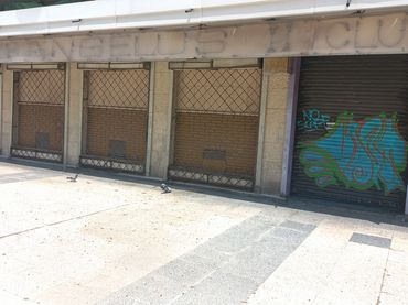 Gewerbefläche zum Verkauf in Calle de la Virgen de Lourdes 4