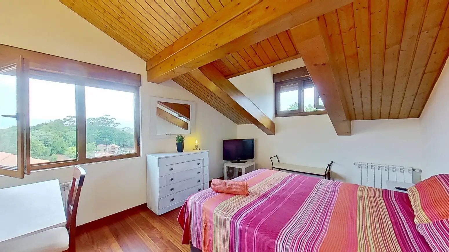 Habitación de Piso en venta en Alfoz de Lloredo con Calefacción, Parquet y Balcón