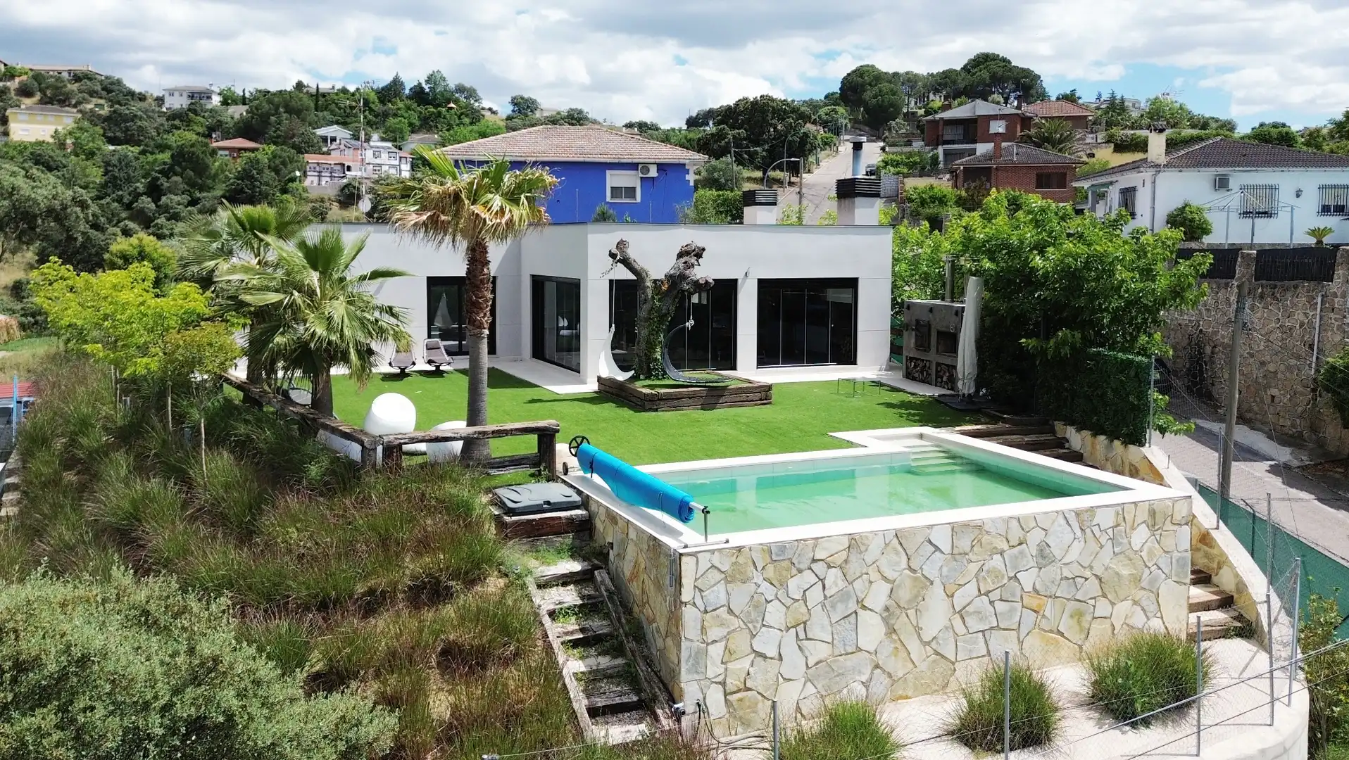 Schwimmbecken von Haus oder Chalet zum Verkauf in Santa Cruz del Retamar mit Klimaanlage, Heizung und Privatgarten