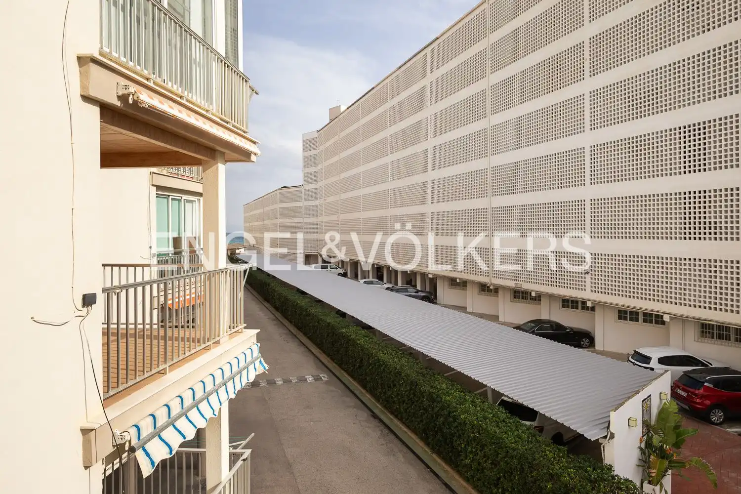 Außenansicht von Wohnung zum Verkauf in Valencia mit Heizung und Balkon