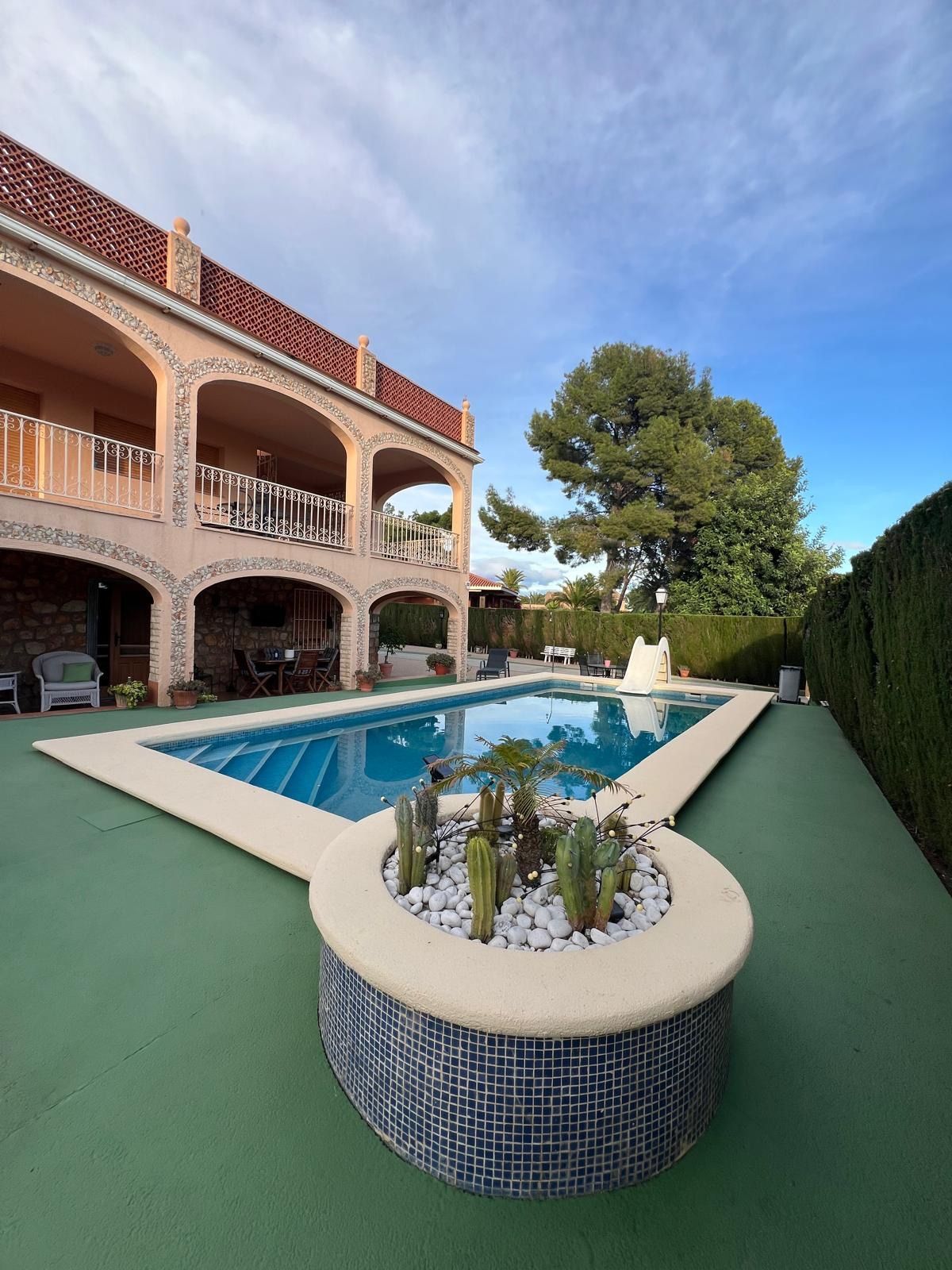 Piscina de Casa o xalet en venda en Benidorm amb Aire condicionat, Terrassa i Traster