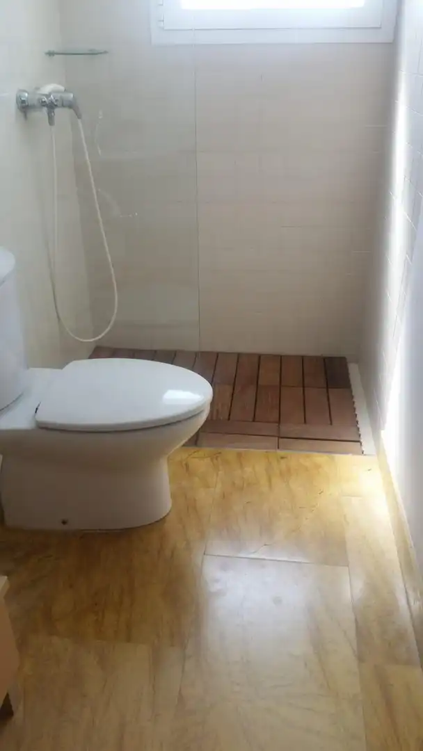 Baño de Casa o chalet de alquiler en Almería con Aire acondicionado, Jardín privado y Terraza