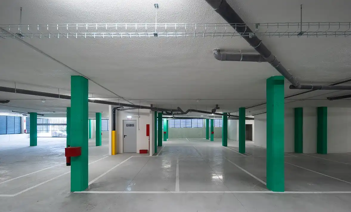 Aparcament de Garatge en venda en Gijón 