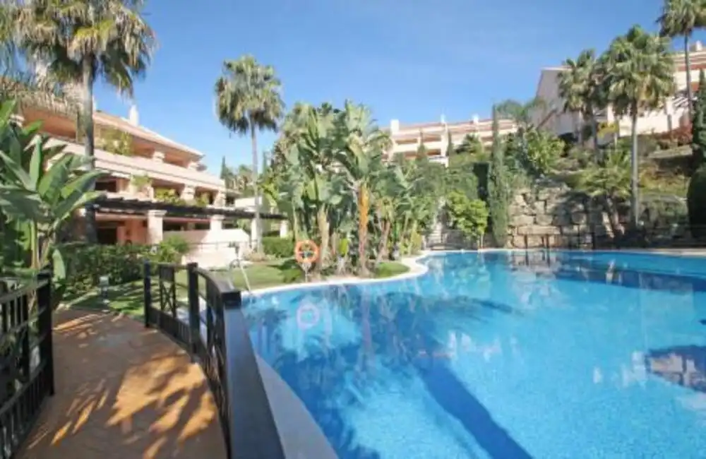 Apartament amb piscina en venda a Nueva Andalucía, imagen 4