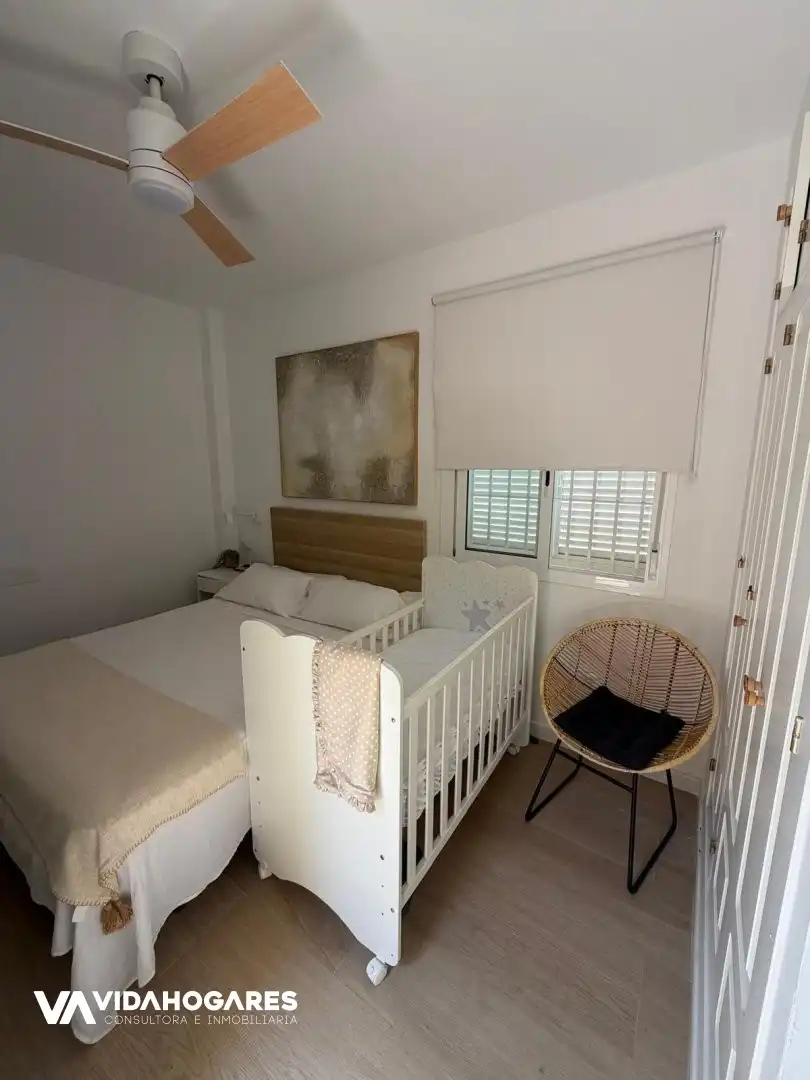 Dormitori de Casa o xalet en venda en Rota amb Aire condicionat, Terrassa i Piscina