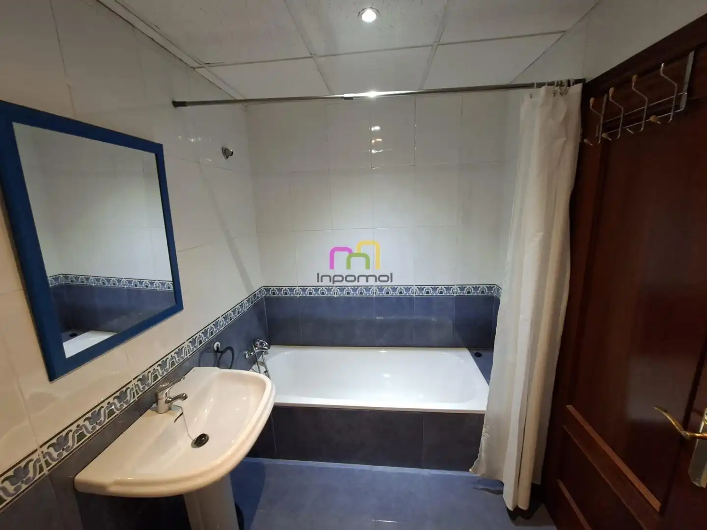 Baño de Oficina en venta en Badajoz con Aire acondicionado