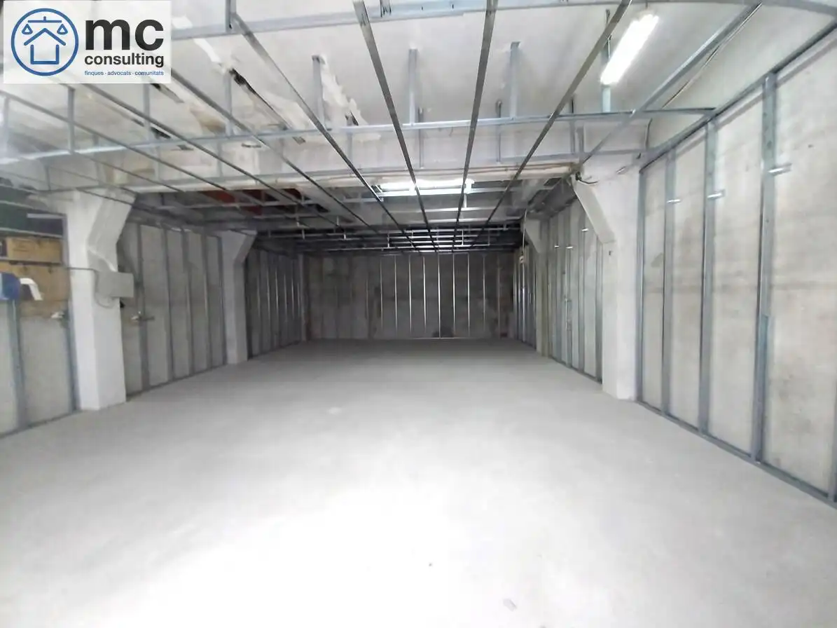 Local comercial en venda a Carrer del Montseny