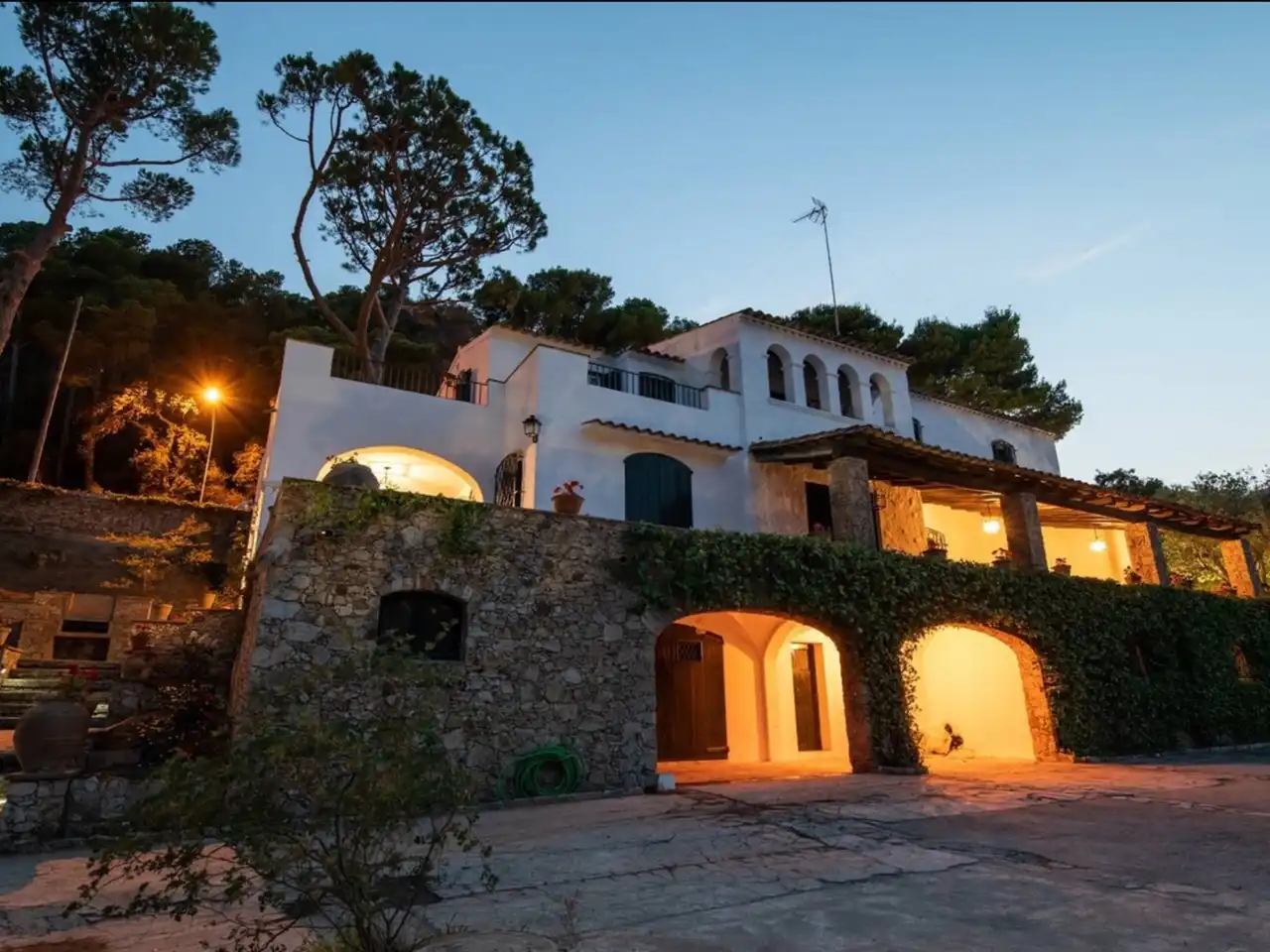 Villa mit Pool zum Verkauf in casa el portio 71