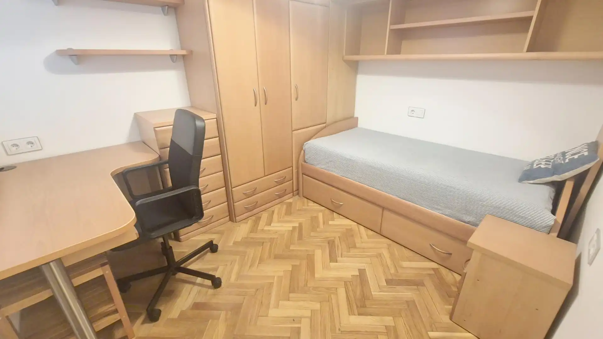 Habitación de Piso de alquiler en Salamanca con Calefacción, Parquet y Amueblado