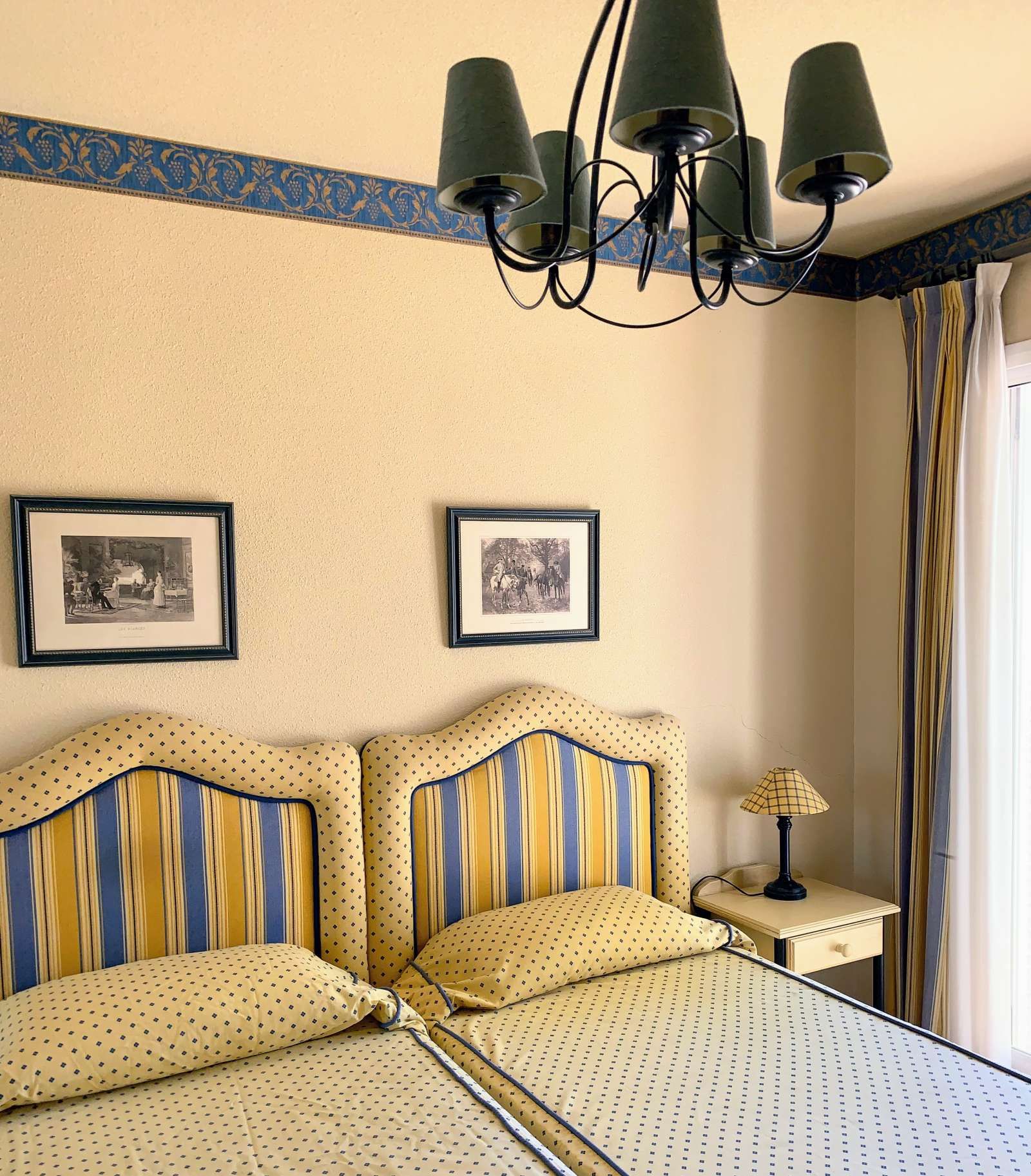 Living room of Apartment to share in Torrelodones  with Air Conditioner and Terrace