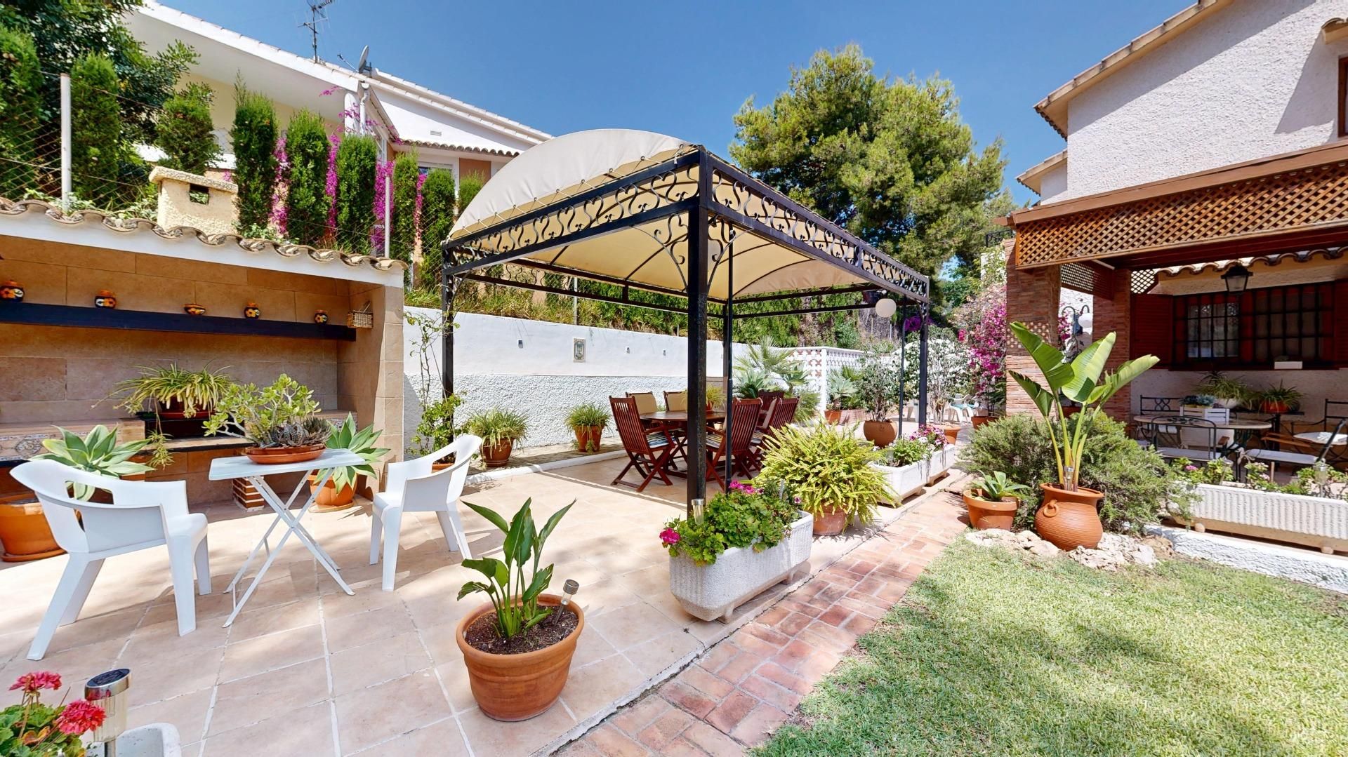 Jardí de Casa adosada en venda en Benicasim / Benicàssim amb Jardí privat, Terrassa i Traster