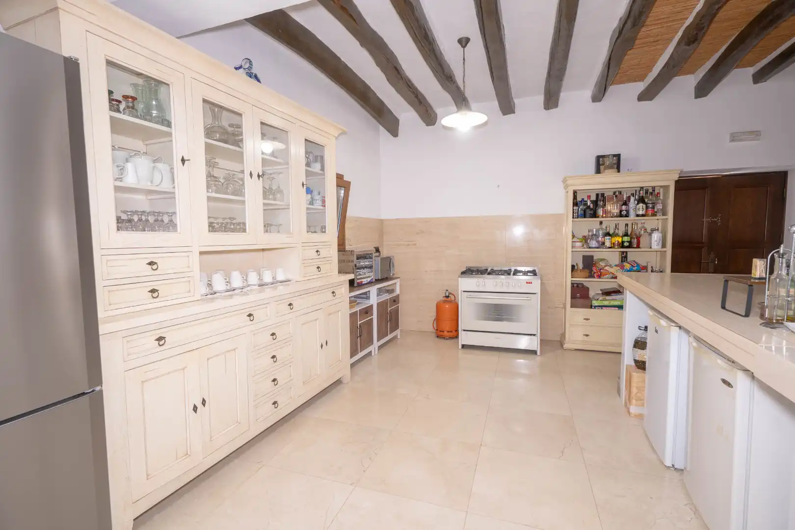 Küche von Country house zum Verkauf in Válor mit Privatgarten, Terrasse und Abstellraum