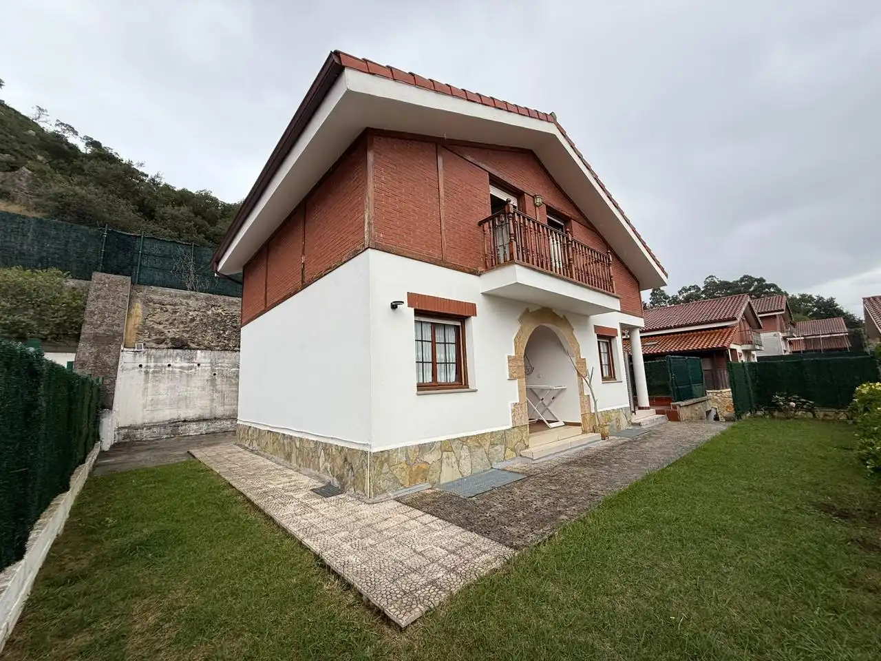 Casa con jardín en venta en Barrio Sámano, imagen 3