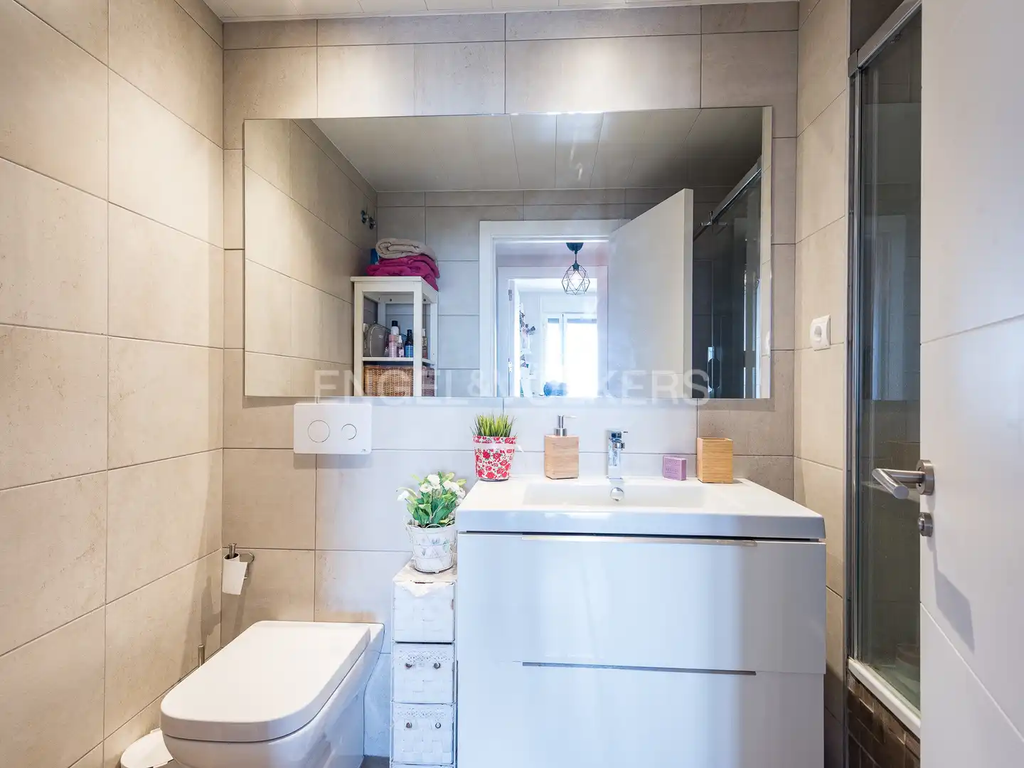 Bathroom of Flat for sale in Barcelona  with Air Conditioner, Heating and Parquet flooring