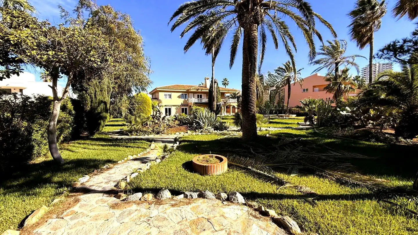 Casa amb piscina en venda a Calle Tordos 13, imagen 2