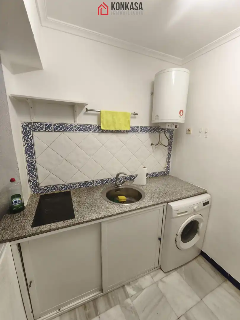 Cuina de Pis de lloguer en Arcos de la Frontera amb Aire condicionat, Moblat i Balcó