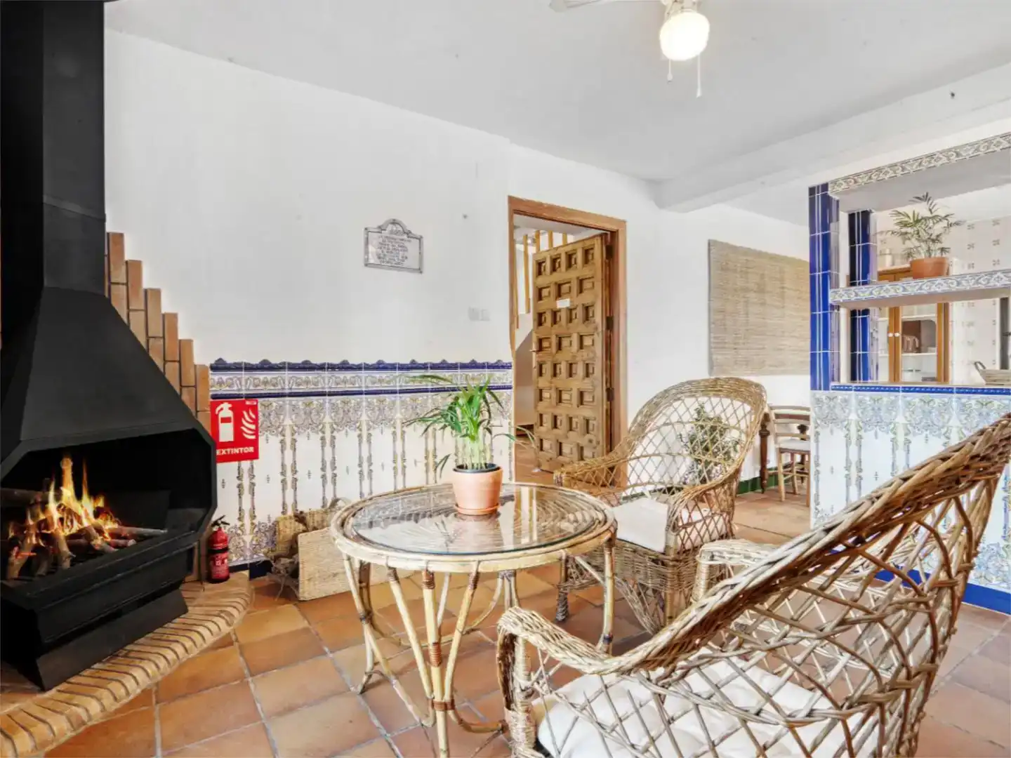 Sala de estar de Finca rústica de alquiler en Algemesí con Aire acondicionado, Jardín privado y Piscina