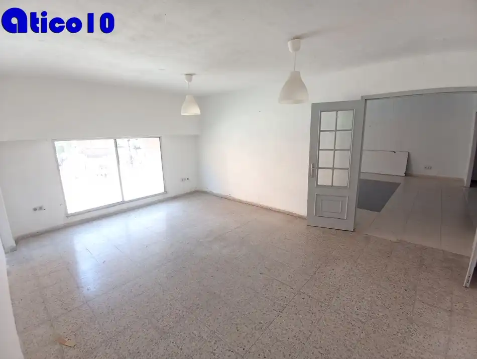Sala de estar de Local en venta en Oviedo 