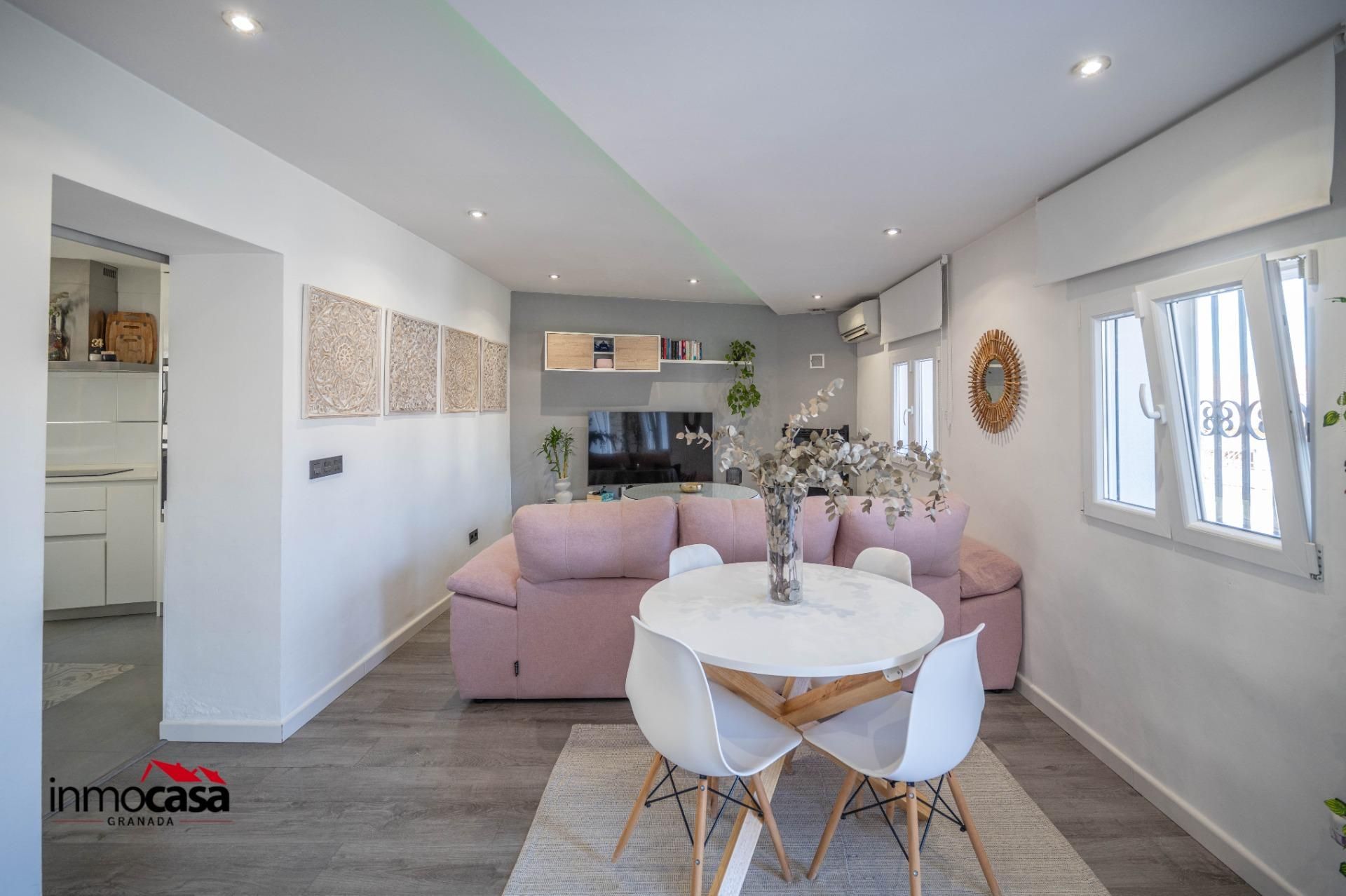 Casa adosada en venta en La Zubia Ciudad