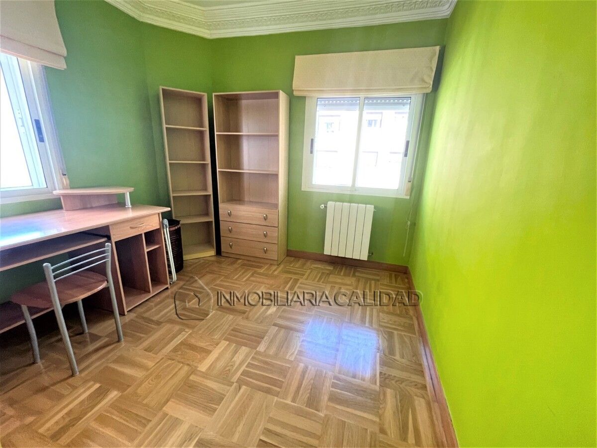 Dormitori de Pis en venda en Burgos Capital amb Calefacció