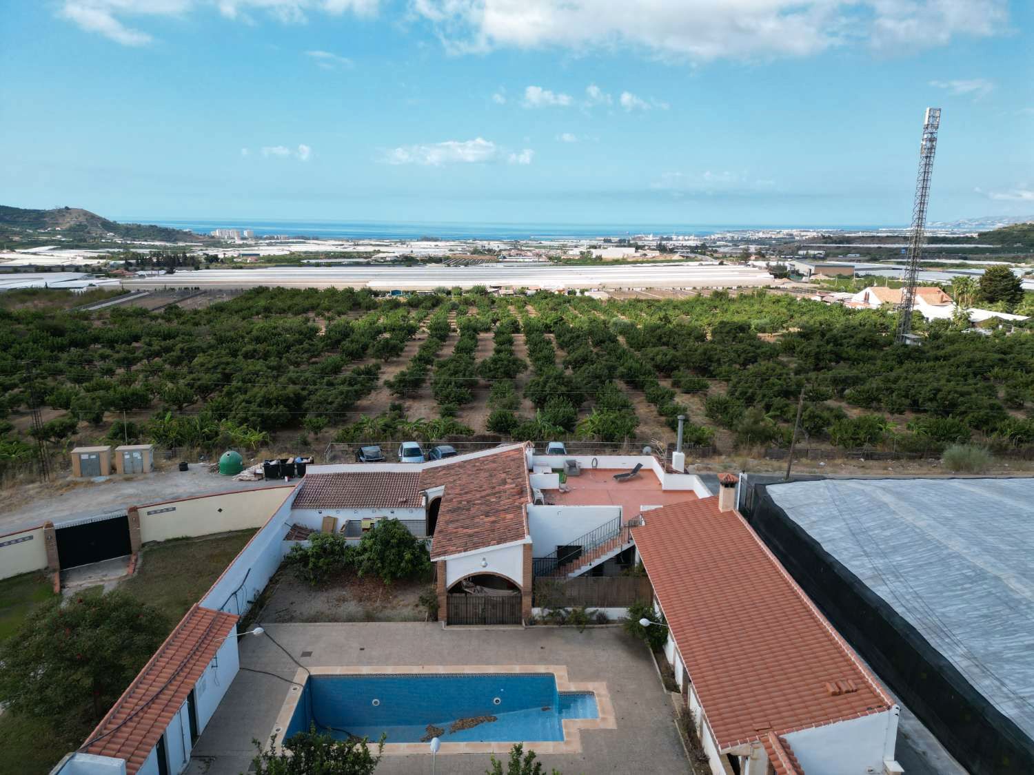 Vista exterior de Finca rústica en venda en Motril amb Terrassa i Piscina