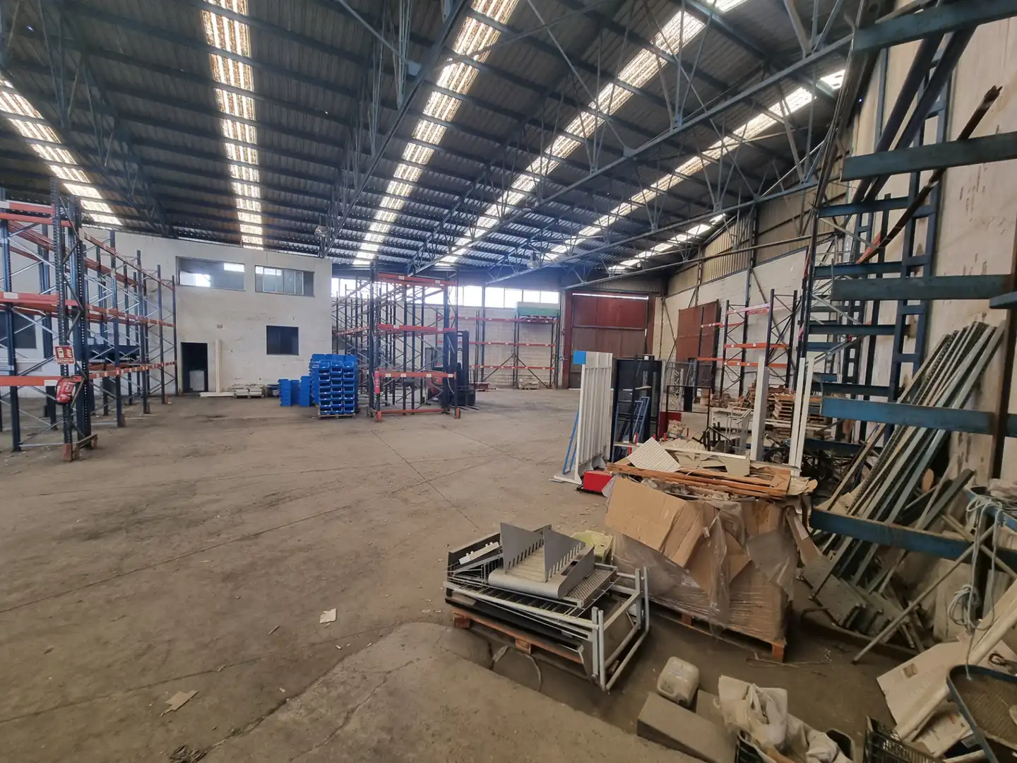 Nau industrial en venda en Almería amb Calefacció i Alarma
