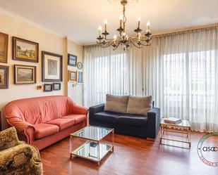 Living room of Flat for sale in Oviedo   with Heating and Parquet flooring
