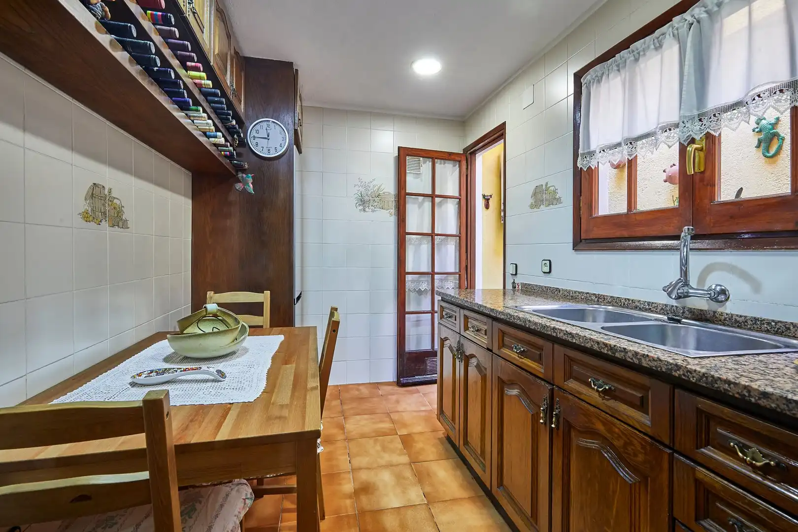 Cuina de Casa adosada en venda en Vilassar de Mar amb Aire condicionat, Terrassa i Traster