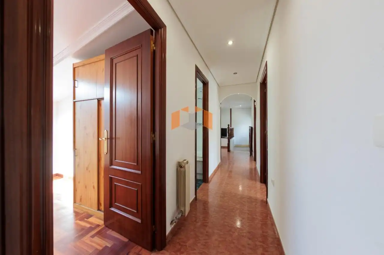 Houses for sale in Vigo   with Heating, Private garden and Parquet flooring