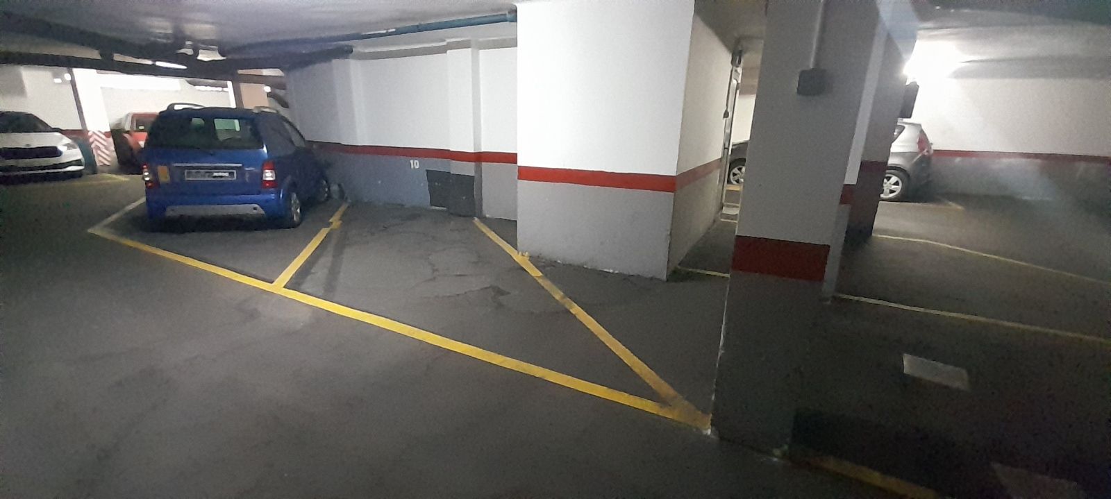 Garatge en venda a Carreras i Candi, 99, Sants-Badal