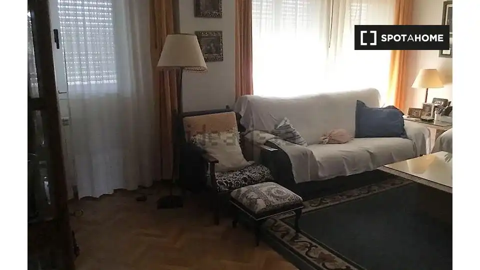 Living room of Flat for share in Alcalá de Henares  with Air Conditioner, Heating and Furnished
