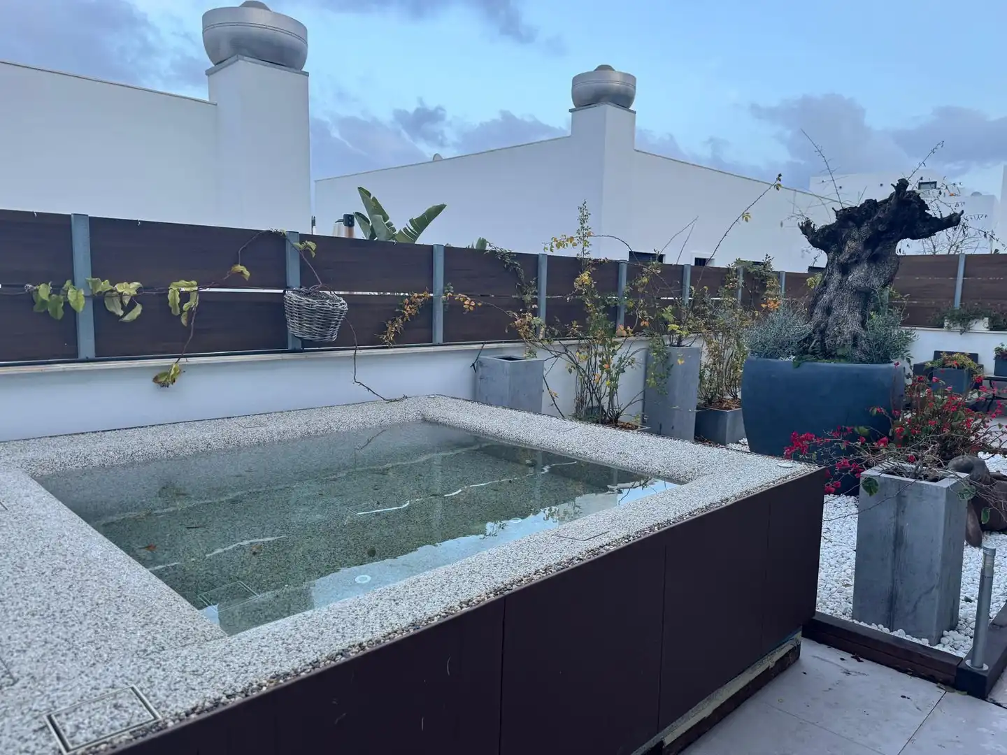 Piscina de Casa adosada en venda en Santa Eulària des Riu amb Aire condicionat, Calefacció i Jardí privat