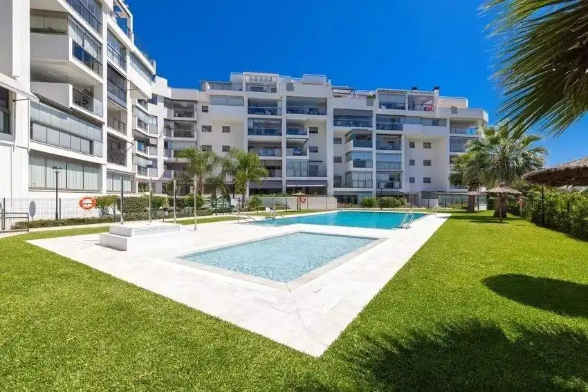 Piso con piscina en venta en Playamar - Benyamina