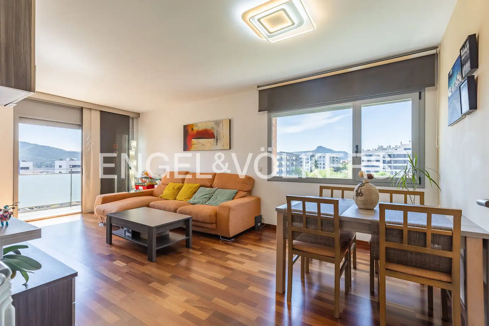 Sala de estar de Piso en venta en Montcada i Reixac con Aire acondicionado, Calefacción y Jardín privado