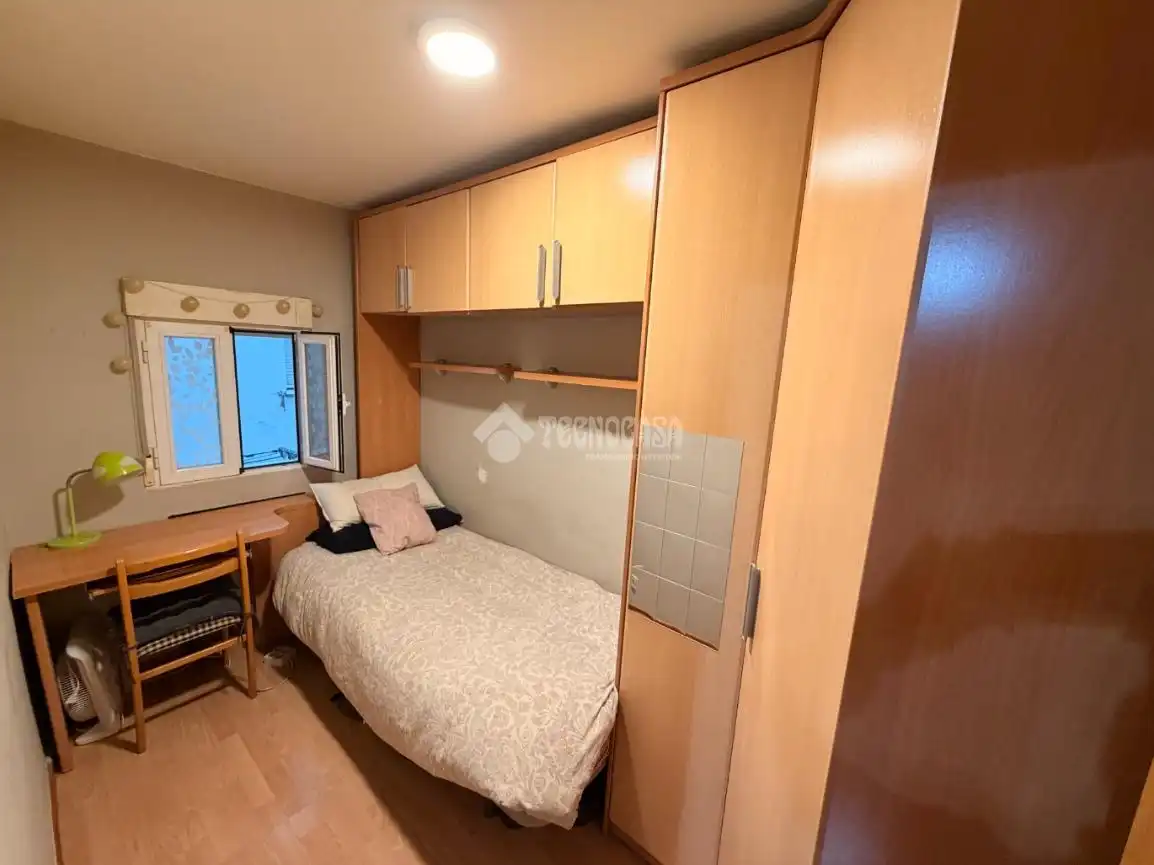 Bedroom of Flat for sale in Fuencarral - El Pardo