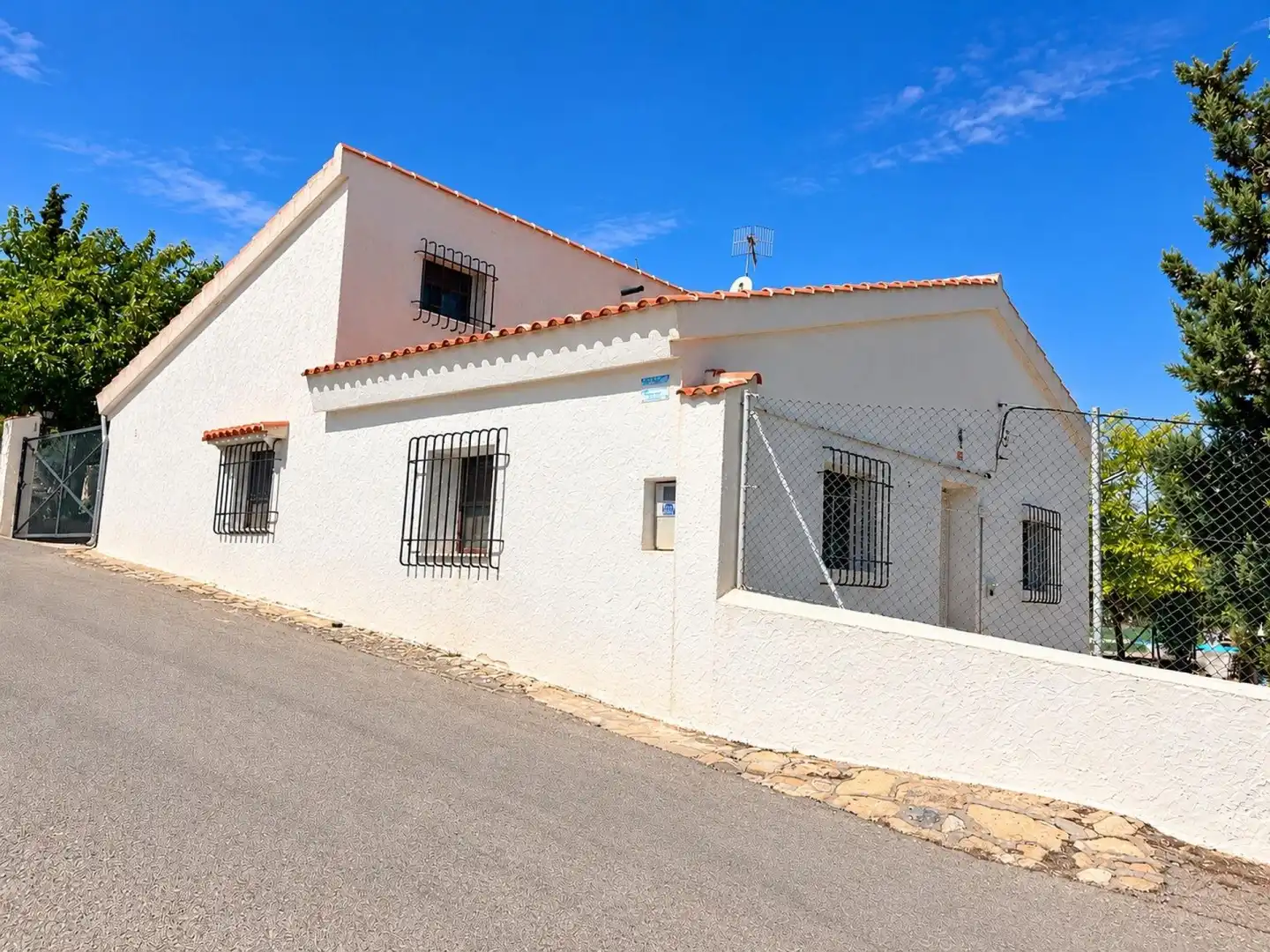 Exterior view of Country homes for sale in Almansa  with Heating, Swimming Pool and Furnished