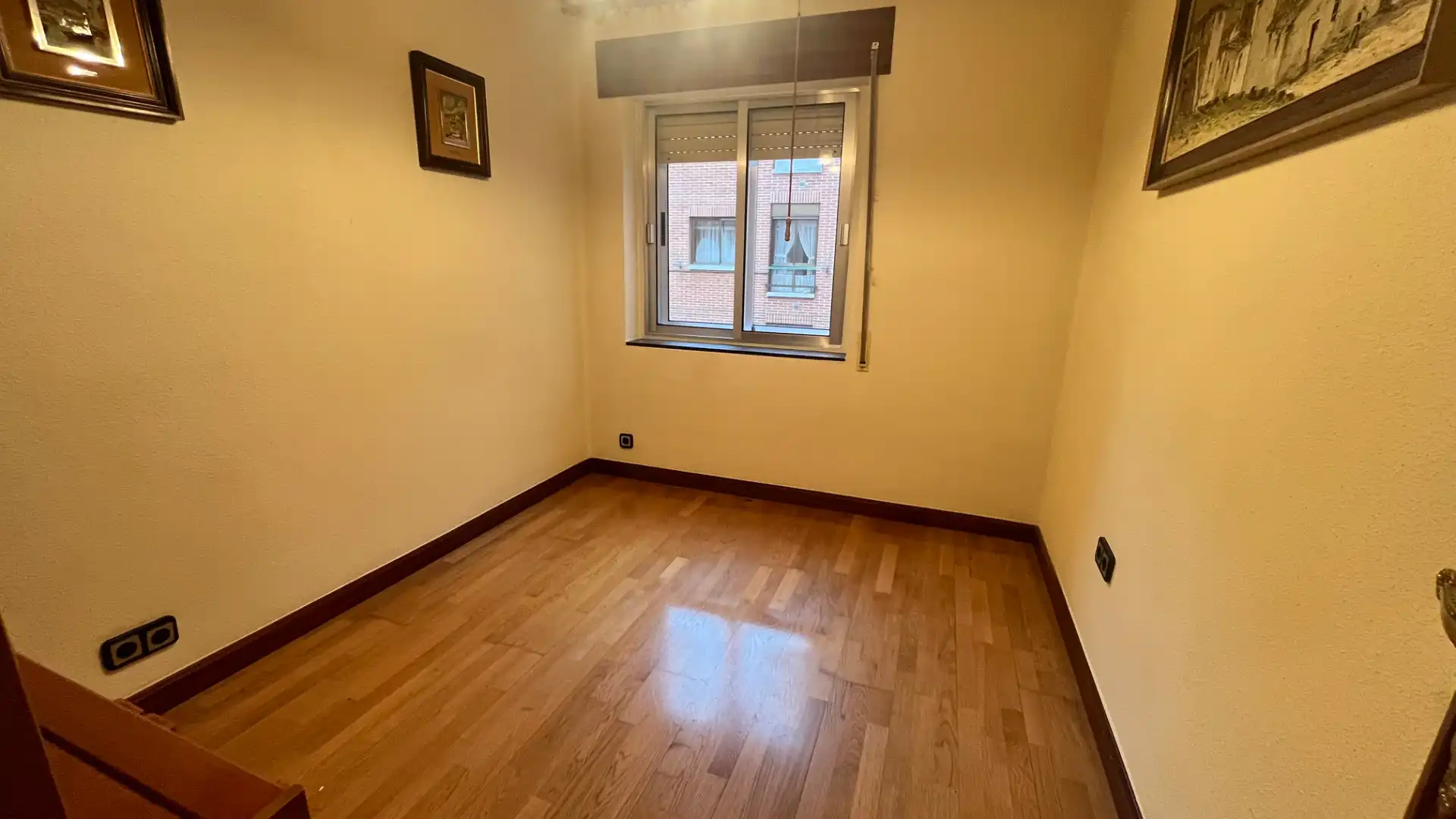 Bedroom of Flat for sale in Valladolid  with Heating and Parquet flooring