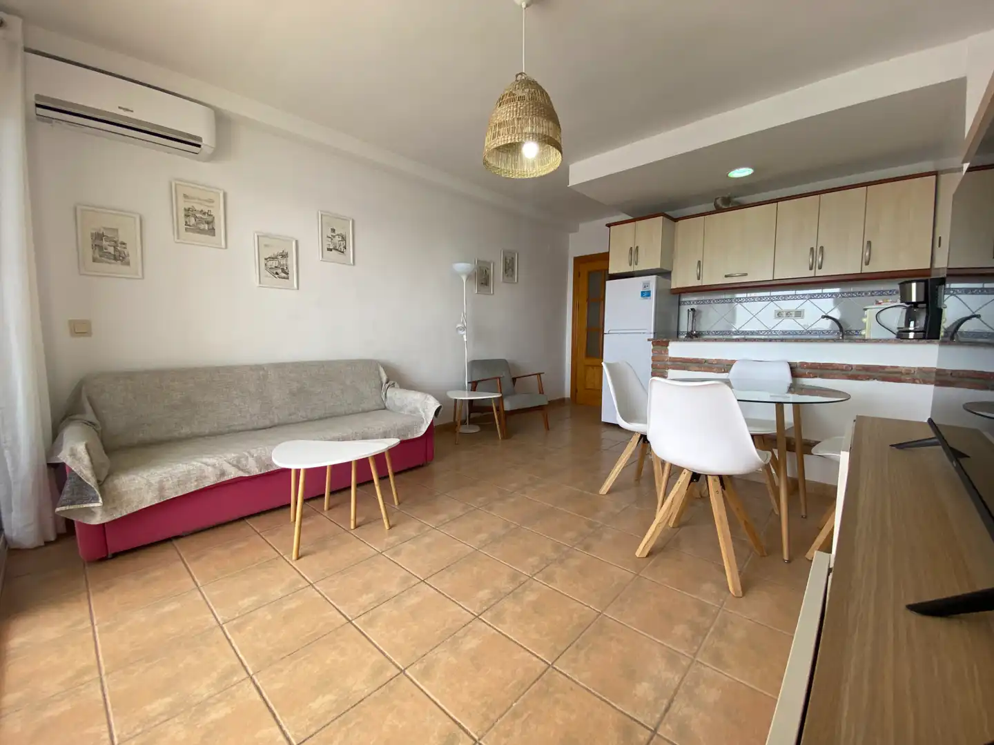 Sala de estar de Apartamento de alquiler en Almuñécar con Terraza, Amueblado y Horno