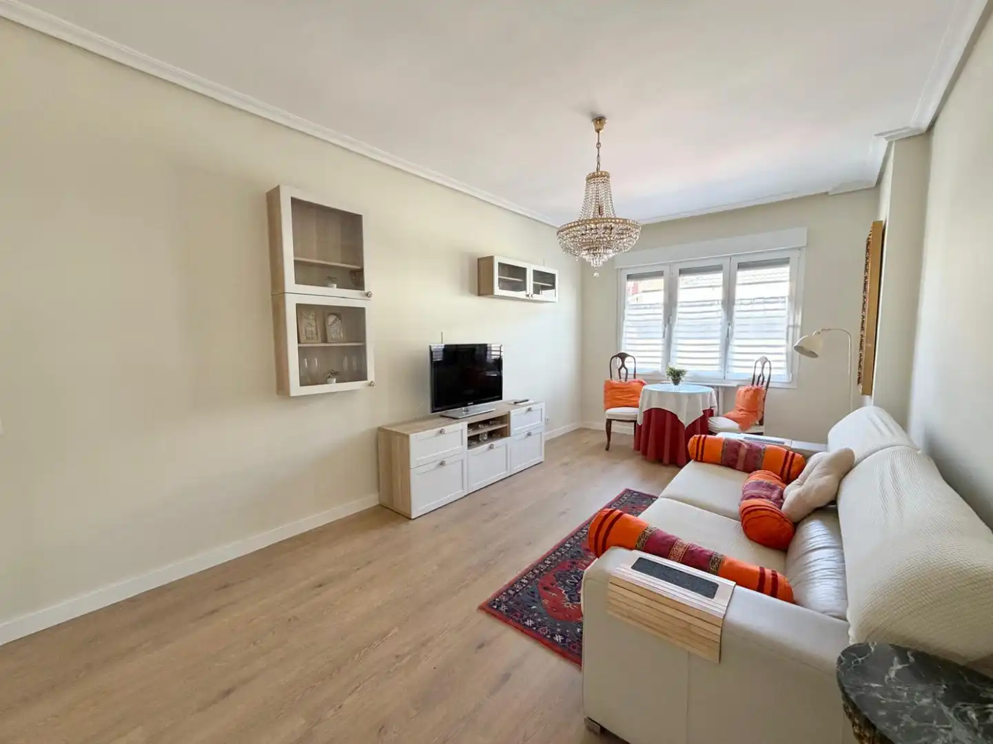 Living room of Flat for rent in  Logroño  with Heating, Terrace and Furnished