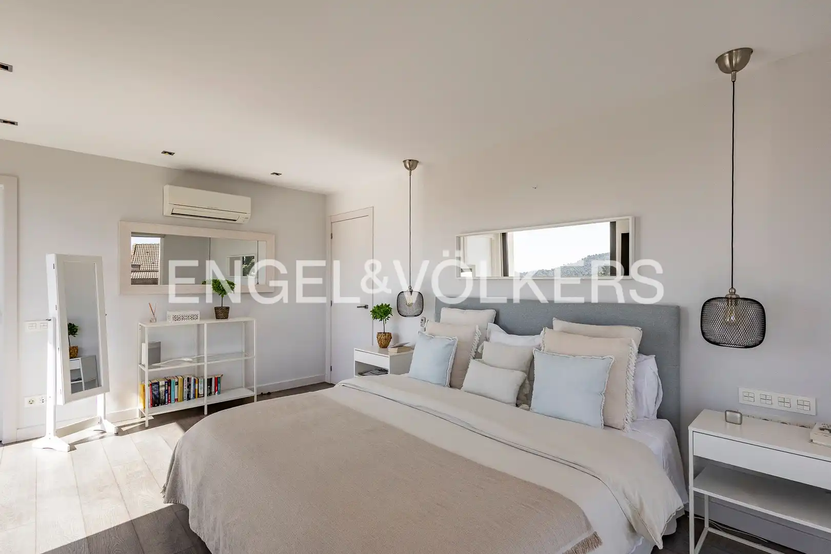 Habitación de Casa o chalet de alquiler en Barcelona con Aire acondicionado, Calefacción y Jardín privado