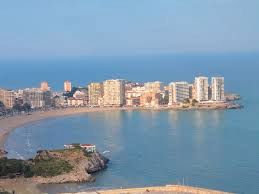 Vista exterior de Edifici en venda en Oropesa del Mar / Orpesa amb Alarma i Piscina comunitària