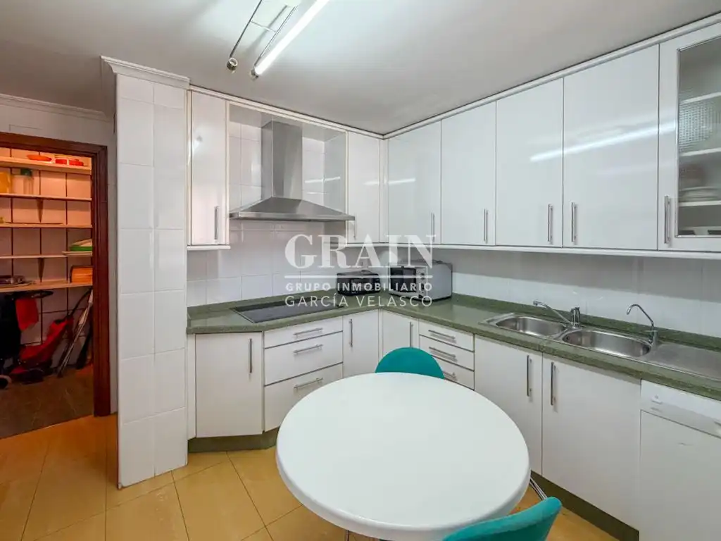 Cocina de Piso en venta en Albacete con Calefacción y Parquet