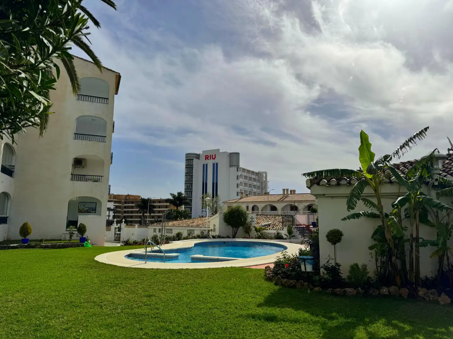 Apartament amb terrassa en venda a Calle Salvador Allende 42