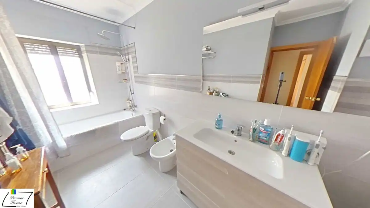 Baño de Casa o chalet en venta en Muñogrande con Calefacción, Jardín privado y Trastero