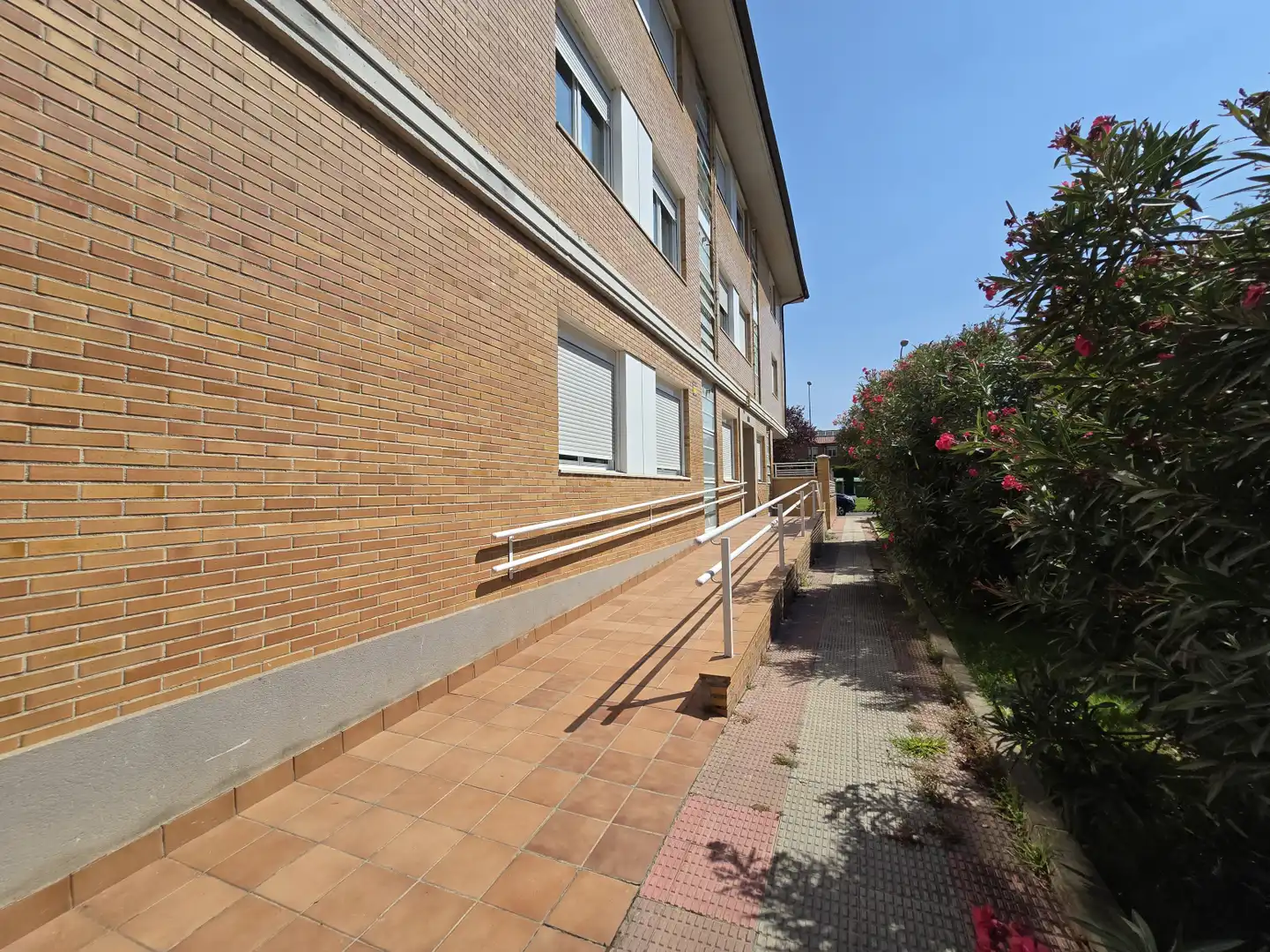 Exterior view of Flat for sale in  Logroño  with Heating, Private garden and Storage room